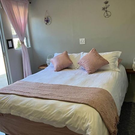 Stellies Accommodation - Room 2 Кетмансхоп Екстериор снимка