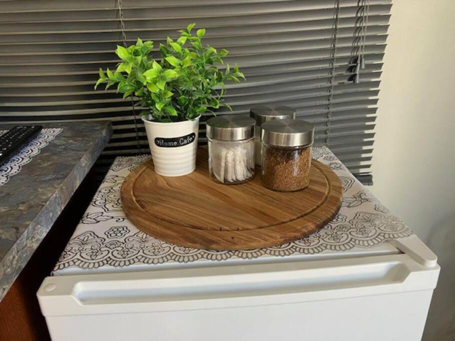 Stellies Accommodation - Room 2 Кетмансхоп Екстериор снимка